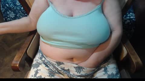 Snapshot of new_milf chatting on December 2024 09:01:01 PM Lilly online show from December 2024 09:01:01 PM