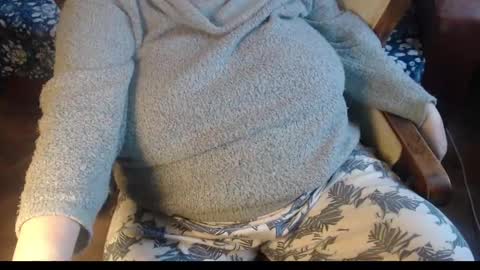 Snapshot of new_milf chatting on December 2024 10:27:02 AM Lilly online show from December 2024 10:27:02 AM