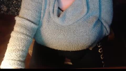 Snapshot of new_milf chatting on December 2024 03:07:01 AM Lilly online show from December 2024 03:07:01 AM