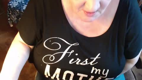 Snapshot of new_milf chatting on December 2024 11:50:02 AM Lilly online show from December 2024 11:50:02 AM