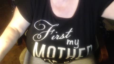 Snapshot of new_milf chatting on December 2024 07:53:02 PM Lilly online show from December 2024 07:53:02 PM