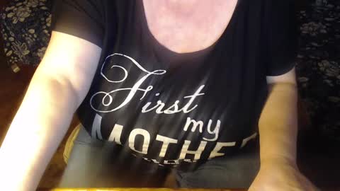 Snapshot of new_milf chatting on December 2024 02:58:02 PM Lilly online show from December 2024 02:58:02 PM