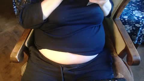 Snapshot of new_milf chatting on January 2025 01:30:01 PM Lilly online show from January 2025 01:30:01 PM