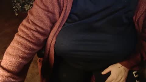 Snapshot of new_milf chatting on January 2025 09:32:02 PM Lilly online show from January 2025 09:32:02 PM