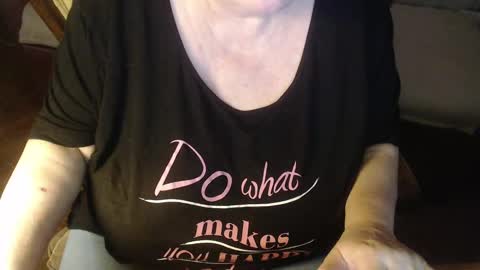 Snapshot of new_milf chatting on January 2025 03:55:01 PM Lilly online show from January 2025 03:55:01 PM