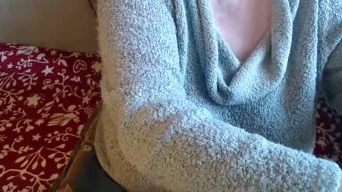 Snapshot of new_milf chatting on January 2025 09:13:01 AM Lilly online show from January 2025 09:13:01 AM