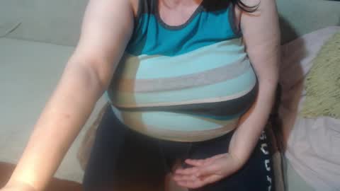 Snapshot of new_milf chatting on January 2025 03:26:01 AM Lilly online show from January 2025 03:26:01 AM