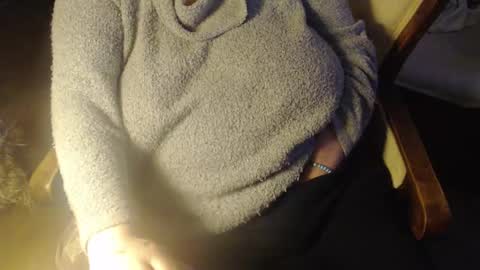 Snapshot of new_milf chatting on January 2025 03:18:02 PM Lilly online show from January 2025 03:18:02 PM