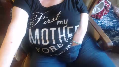 Snapshot of new_milf chatting on January 2025 11:11:02 AM Lilly online show from January 2025 11:11:02 AM