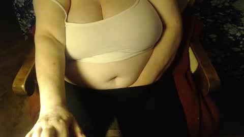 Snapshot of new_milf chatting on February 2025 07:49:01 PM Lilly online show from February 2025 07:49:01 PM