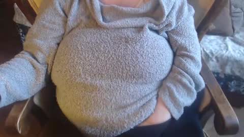 Snapshot of new_milf chatting on February 2025 11:58:01 AM Lilly online show from February 2025 11:58:01 AM