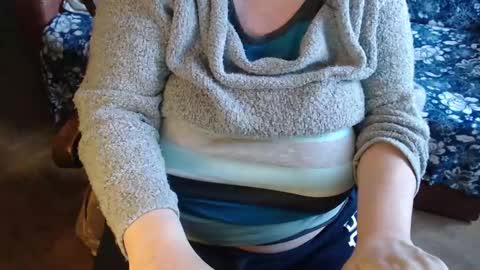 Snapshot of new_milf chatting on February 2025 09:45:01 AM Lilly online show from February 2025 09:45:01 AM