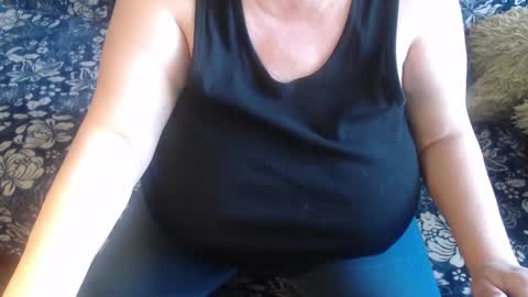 Snapshot of new_milf chatting on February 2025 10:50:01 AM Lilly online show from February 2025 10:50:01 AM