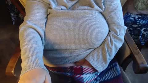 Snapshot of new_milf chatting on March 2025 01:59:02 PM Lilly online show from March 2025 01:59:02 PM