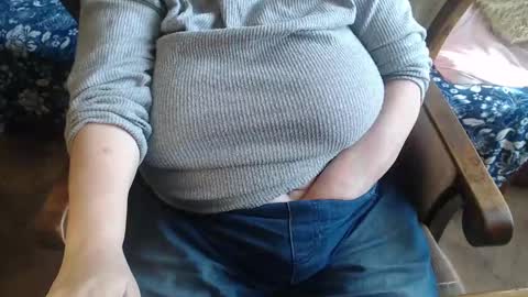 Snapshot of new_milf chatting on March 2025 07:27:02 AM Lilly online show from March 2025 07:27:02 AM
