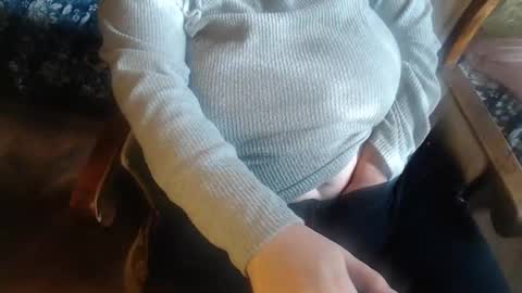 Snapshot of new_milf chatting on March 2025 06:43:01 AM Lilly online show from March 2025 06:43:01 AM