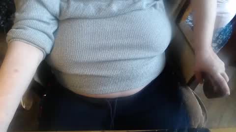 Snapshot of new_milf chatting on March 2025 09:45:02 AM Lilly online show from March 2025 09:45:02 AM