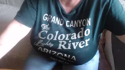 Snapshot of new_milf chatting on September 2025 09:53:02 AM Lilly online show from September 2025 09:53:02 AM