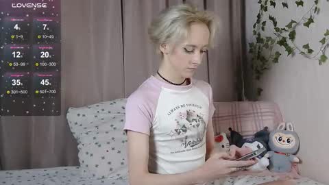 NextVibe1 online show from October 2025 07:03:02 PM