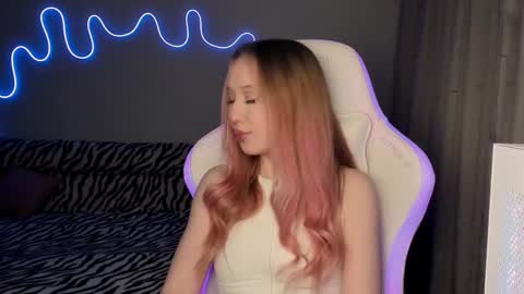 Mina online show from February 2025 02:46:01 PM