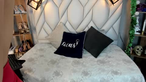 Milena online show from January 2025 01:31:01 PM