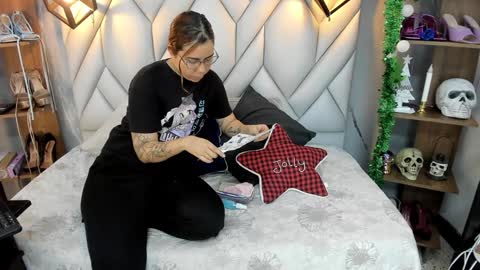 Milena online show from January 2025 01:49:01 PM