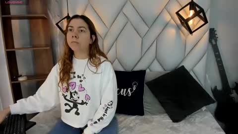 Milena online show from February 2025 01:32:01 PM