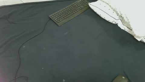 nia_0 online show from February 2026 11:03:01 AM