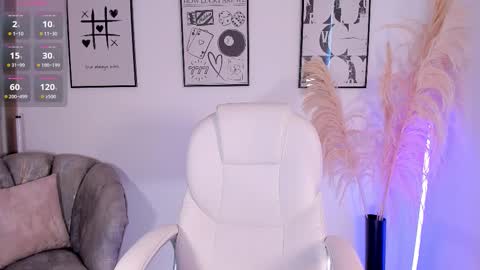 Nia online show from October 2025 01:30:02 PM