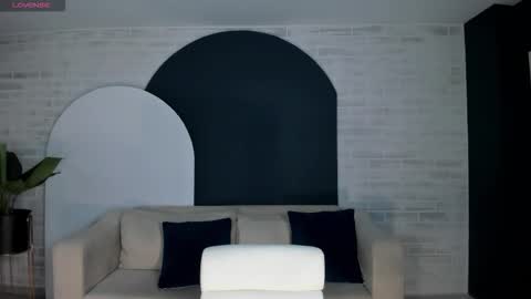 Snapshot of niaholland chatting on October 2025 05:22:02 PM SQUIRTER DOLL online show from October 2025 05:22:02 PM