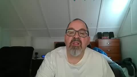 niceguy7208 online show from November 2025 04:16:01 PM