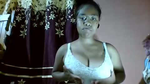 nicelly01 online show from April 2026 12:32:02 PM