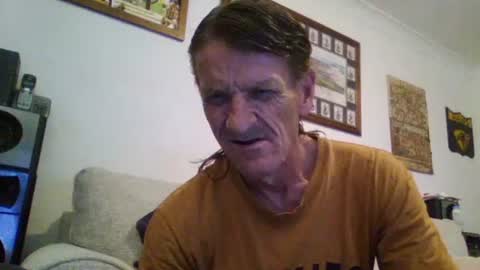 Snapshot of niceozziecockxxx chatting on March 2025 06:05:02 AM Sexiishaine online show from March 2025 06:05:02 AM