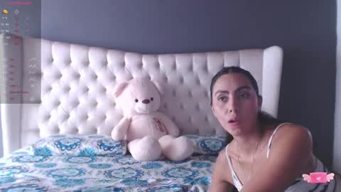 Snapshot of nichole_bree chatting on January 2025 06:17:01 PM Nichole online show from January 2025 06:17:01 PM