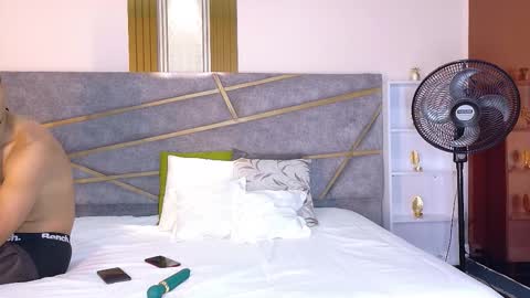 Nick  Amber online show from December 2025 07:00:01 PM