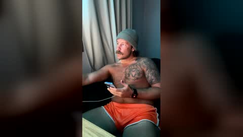 Snapshot of nickandmeg chatting on April 2026 05:16:01 AM Cakedcouple OF - Yourtattedcutie qurlynfit online show from April 2026 05:16:01 AM