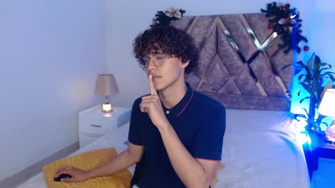 Snapshot of nickolas_moon chatting on December 2024 11:50:02 AM Nickolas Muoz online show from December 2024 11:50:02 AM