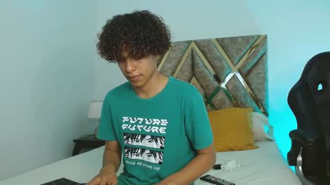 Snapshot of nickolas_moon chatting on January 2025 03:07:01 PM Nickolas Muoz online show from January 2025 03:07:01 PM