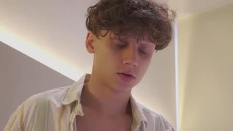 Nicky Neal online show from October 2025 12:33:02 AM