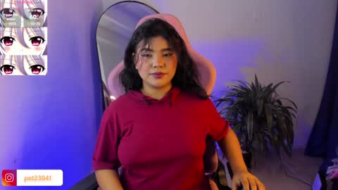 Snapshot of nicky_peyton chatting on December 2024 01:07:02 PM Nicky online show from December 2024 01:07:02 PM