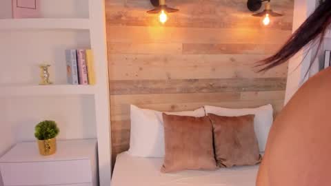 Nicky  online show from November 2025 02:44:01 AM