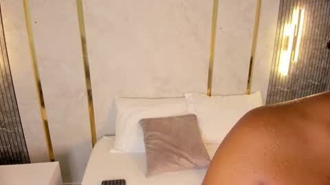 Nicky  online show from November 2025 02:33:02 AM