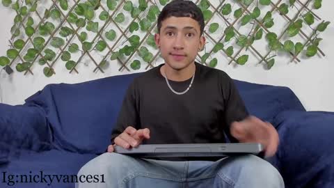 nicky online show from January 2025 07:18:01 PM