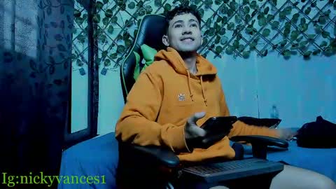 nicky online show from September 2025 08:58:02 PM