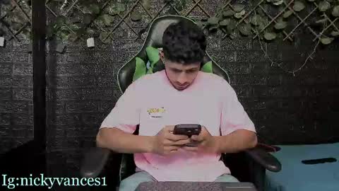 nicky online show from October 2025 09:42:02 PM