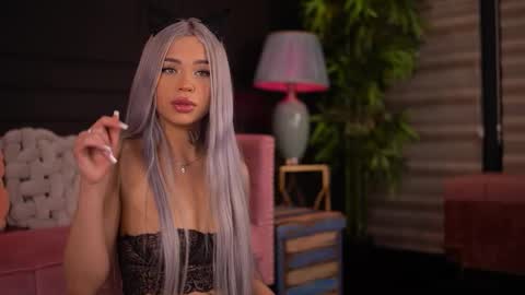 Nicky online show from October 2025 07:04:02 PM