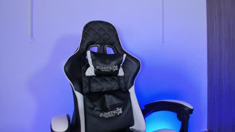 Nicky  online show from September 2025 03:27:02 PM