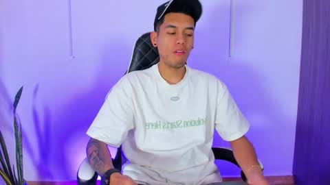 Nicky  online show from October 2025 12:05:01 PM