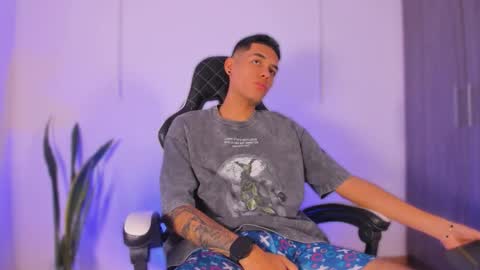 Nicky  online show from October 2025 12:56:01 PM