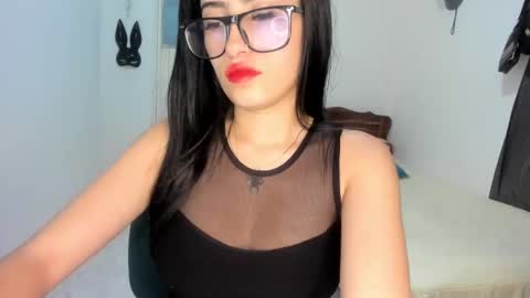 Snapshot of nickyvixenn chatting on January 2025 06:38:01 PM Nicolle online show from January 2025 06:38:01 PM